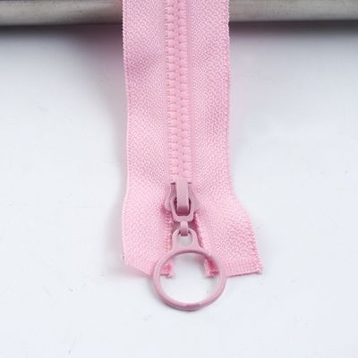 #5 ピンク色の衣料品のための色彩のある歯の樹脂ジップ