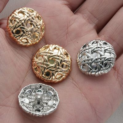 カスタムシューティングドーム レトロ 制服スーツ ボタン 衣類用の金属ボタン